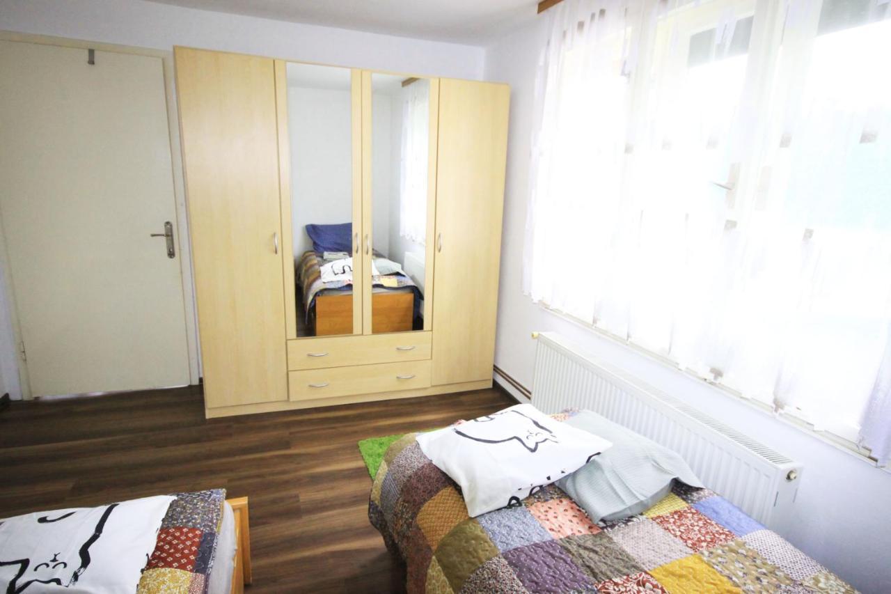Small House In Celje Bagian luar foto